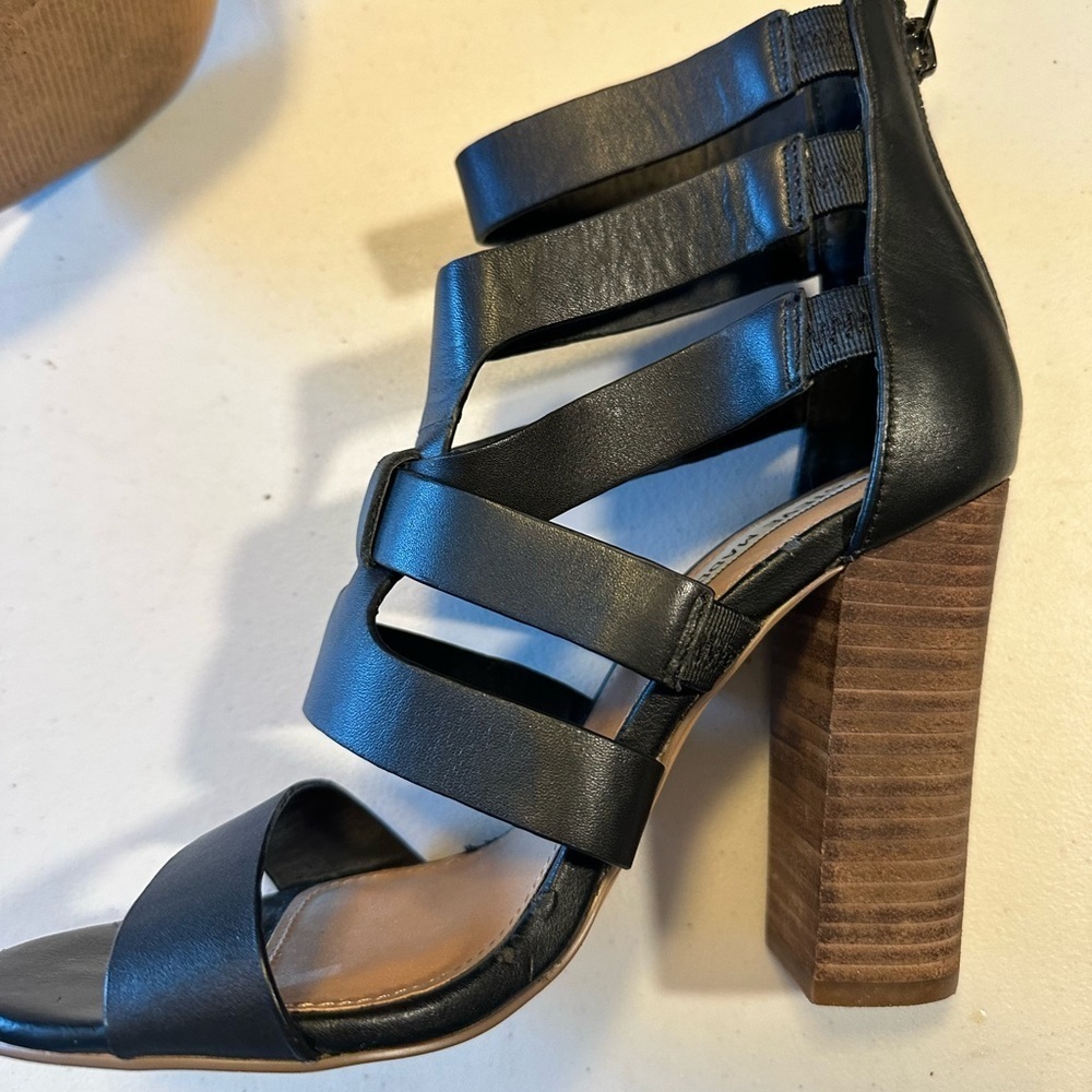 Steve Madden size 6.5 black, leather strapped shoe. - Picture 7 of 10